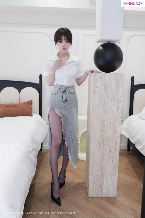 汁汁  [XiuRen]高清写真图 2025.05.19 No.10294 汁汁 魅惑黑丝第6张图片